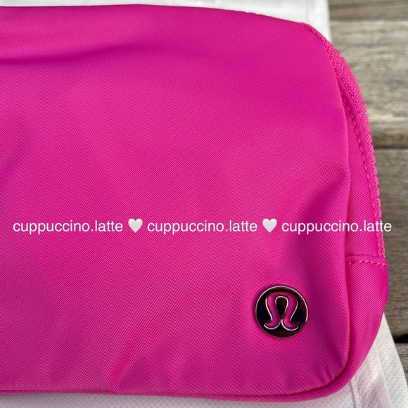 💗LAST ONE💗Lululemon Athletica Everywhere Belt Bag in Sonic Pink - Picture 5 of 13